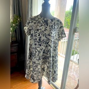 Lush flowy short dress. Large